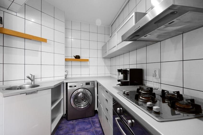 Apartament cu 3 camere decomandat, mobilat în Ultracentral