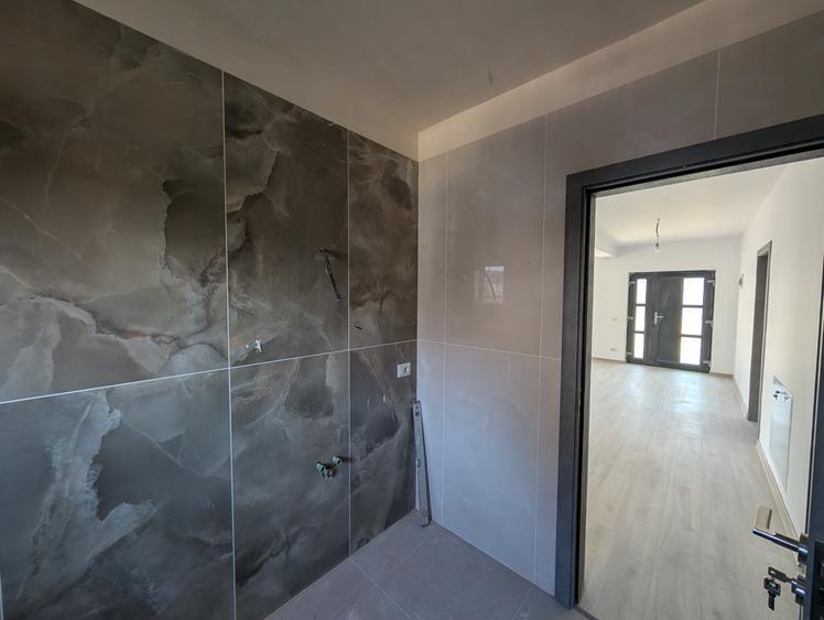 Casă individuală cu 3 camere cu Teren 380 Mp în Nord