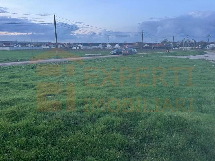 Teren Construcții intravilan de 2697 mp, în Valu lui Traian