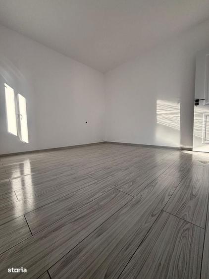 Casă cu 4 camere cu Teren 230 Mp în Central