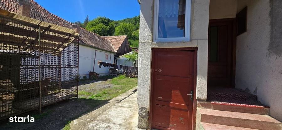 Casă cu 4 camere în Central
