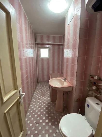 Apartament cu 3 camere decomandat în Tineretului