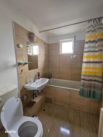 Apartament cu 3 camere decomandat în Între Lacuri