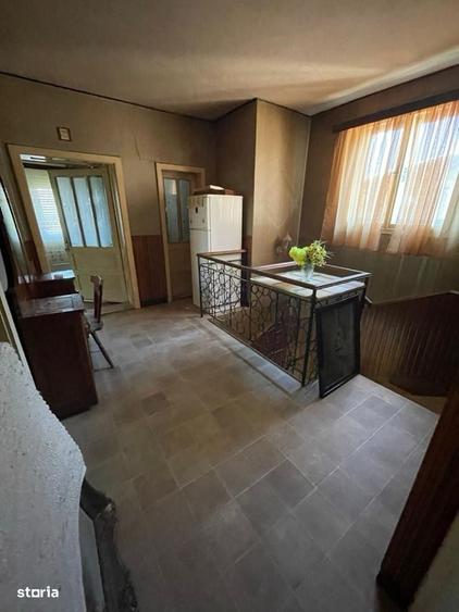 Casă cu 4 camere decomandat cu Teren 100 Mp în 14 Mai