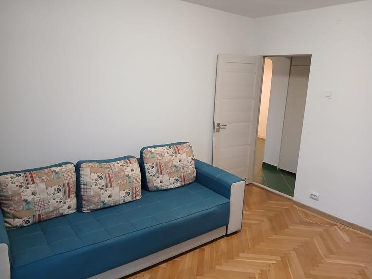 Apartament cu 3 camere decomandat, mobilat în Unirii