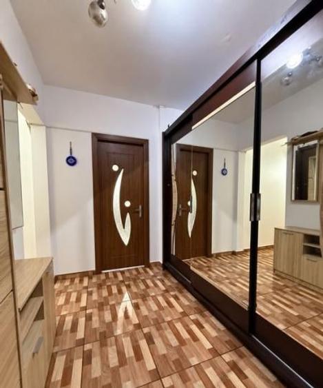 Apartament cu 2 camere decomandat în Titan