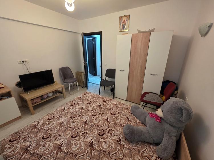 Apartament cu 2 camere semidecomandat în Giurgiului