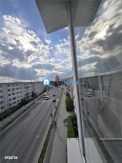 Apartament cu 3 camere semidecomandat în Central