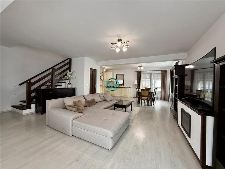Duplex cu 4 camere cu Canalizare în 1 Decembrie 1918