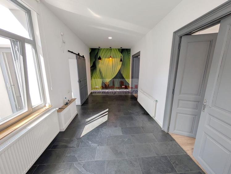 Casă individuală cu 5 camere cu Canalizare în Moșilor