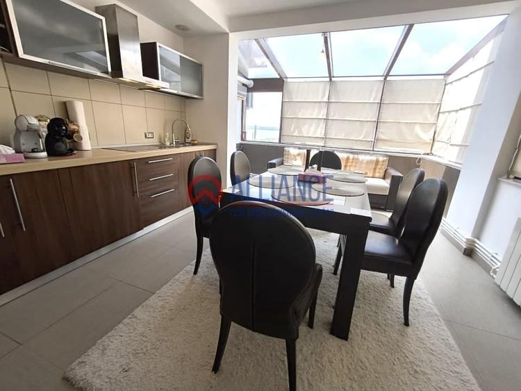 Apartament cu 3 camere decomandat, mobilat în Central