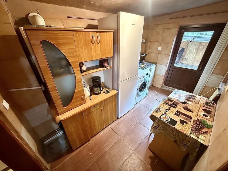 Casă cu 4 camere cu Teren 350 Mp în Central