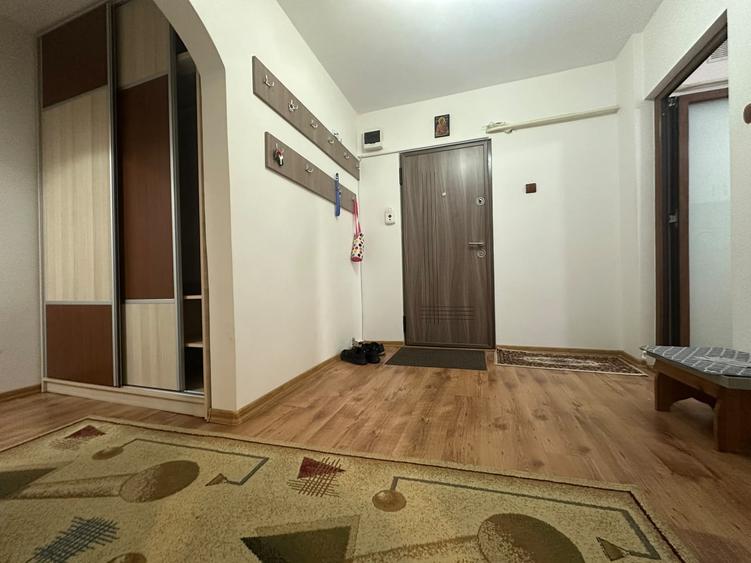 Apartament cu 2 camere decomandat, mobilat în Calarași 4