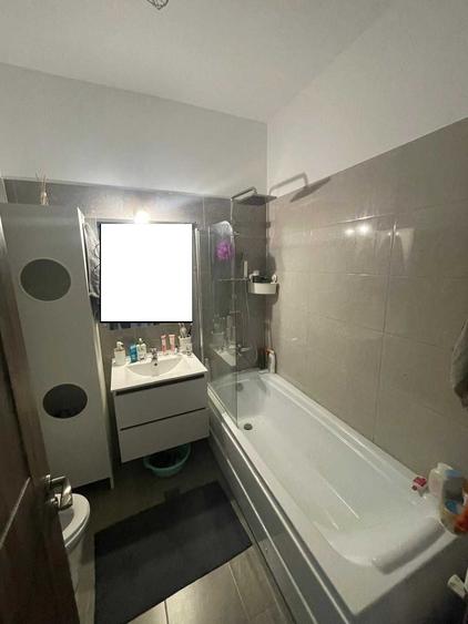 Apartament cu 3 camere decomandat în Păcii