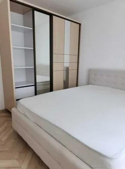 Apartament cu 2 camere semidecomandat, mobilat în Berceni