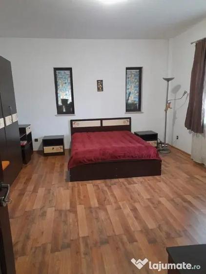 Apartament cu 3 camere decomandat în Anda