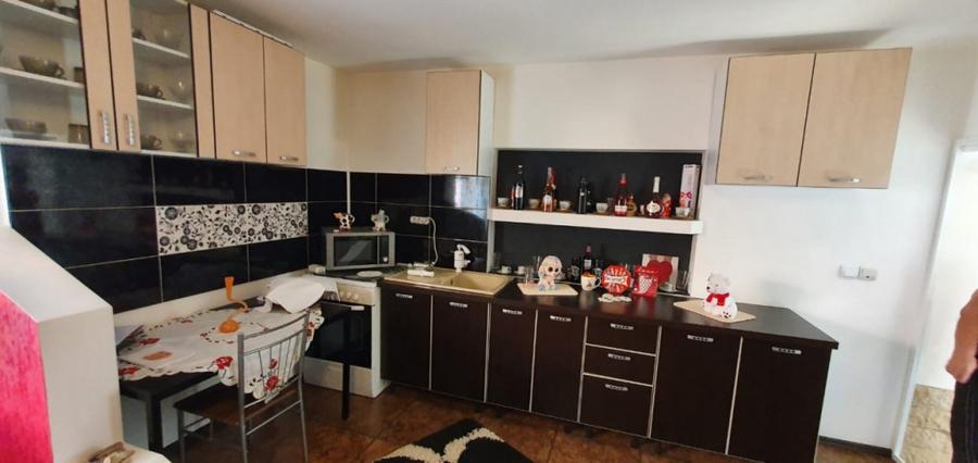 Casă cu 5 camere cu Teren 1080 Mp în Blejoi