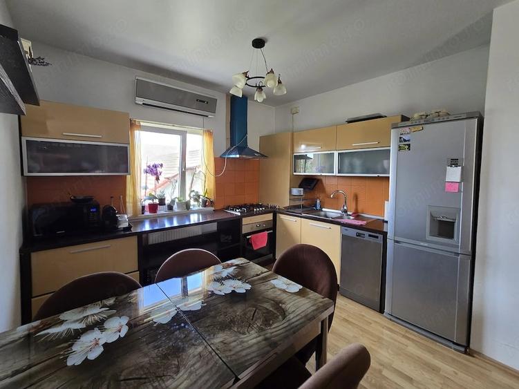 Apartament cu 3 camere decomandat în Dumbrăvița