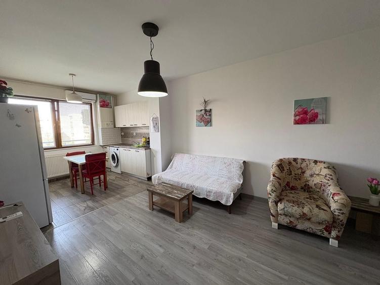 Apartament cu 2 camere semidecomandat în Exterior Vest