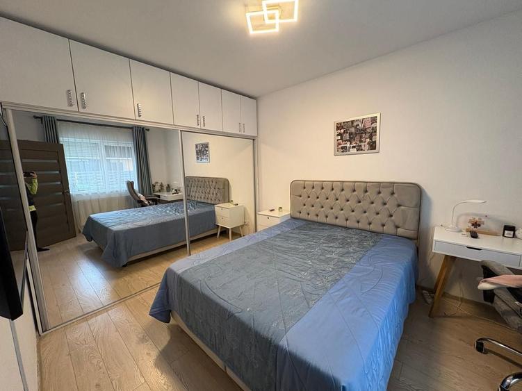 Apartament cu 3 camere decomandat, mobilat în Central