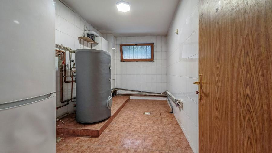 Casă individuală cu 7 camere cu Canalizare în Herăstrău