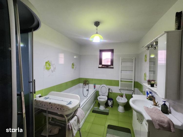 Casă cu 4 camere cu Teren 1000 Mp în Șerbănești