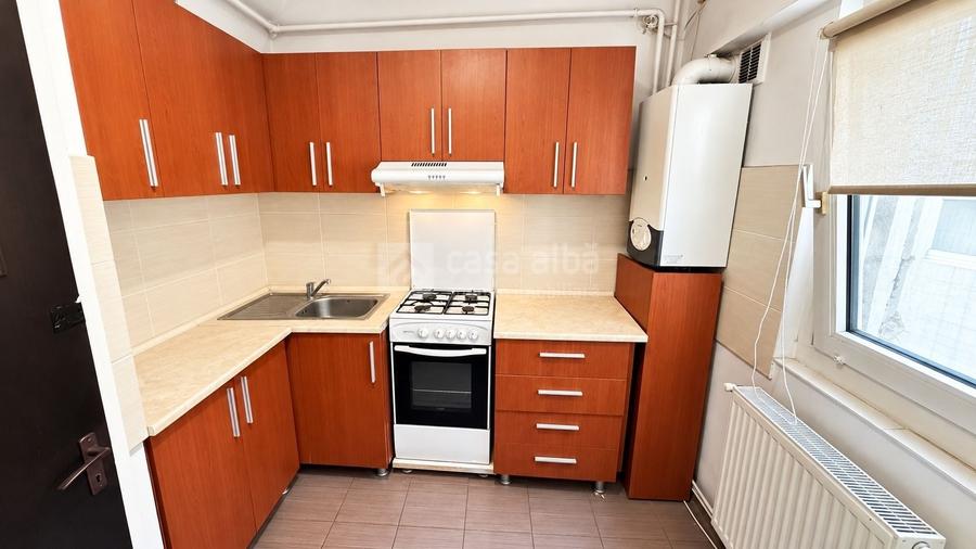 Apartament cu 2 camere decomandat, mobilat în Central