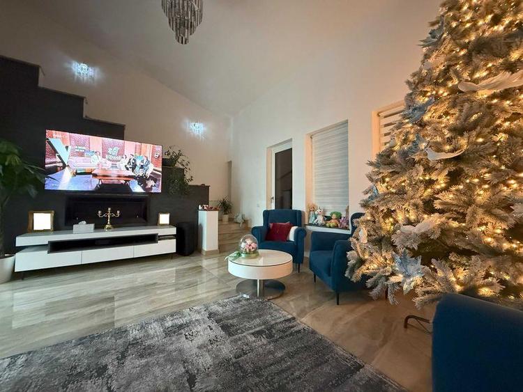 Casă individuală cu 4 camere cu Teren 500 Mp în Central