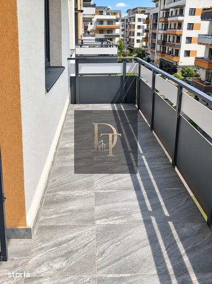 Apartament cu 3 camere decomandat în Tractorul