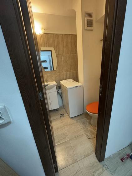 Garsonieră decomandată în Malu Roșu