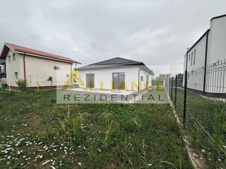 Casă individuală cu 4 camere decomandat cu Canalizare în Berceni