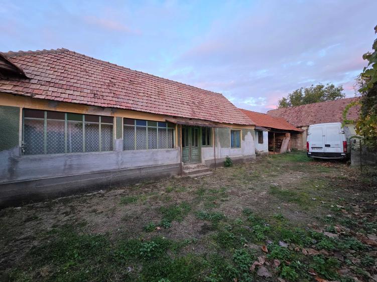 Casă cu 4 camere în Sereca