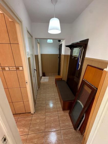 Apartament cu 3 camere semidecomandat în Central