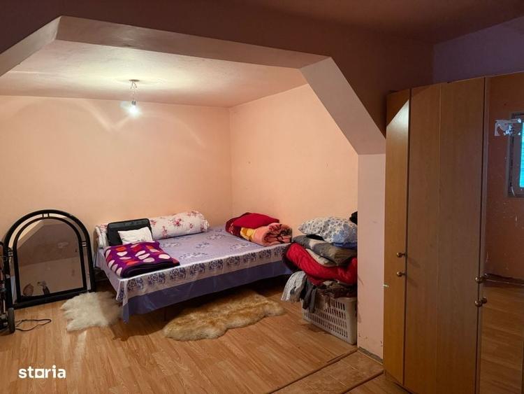 Casă cu 4 camere în Bucovăț