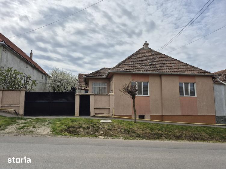 Casă cu 4 camere decomandat cu Teren 486 Mp în Șona