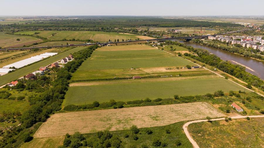 Teren Construcții intravilan de 4500 mp, în Aradul Nou