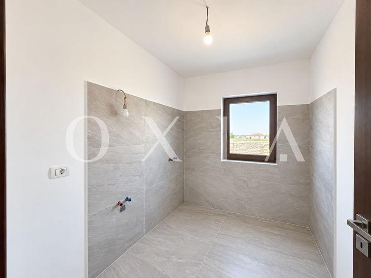 Duplex cu 4 camere cu Canalizare în Torontalului