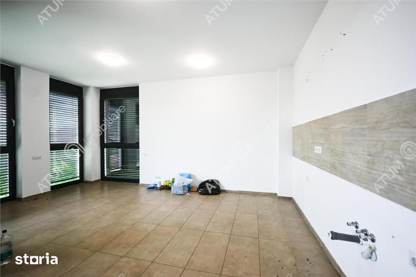 Apartament cu 3 camere decomandat în Valea Aurie