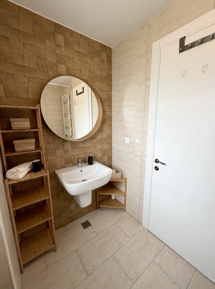 Apartament cu 2 camere semidecomandat, mobilat în Floreasca