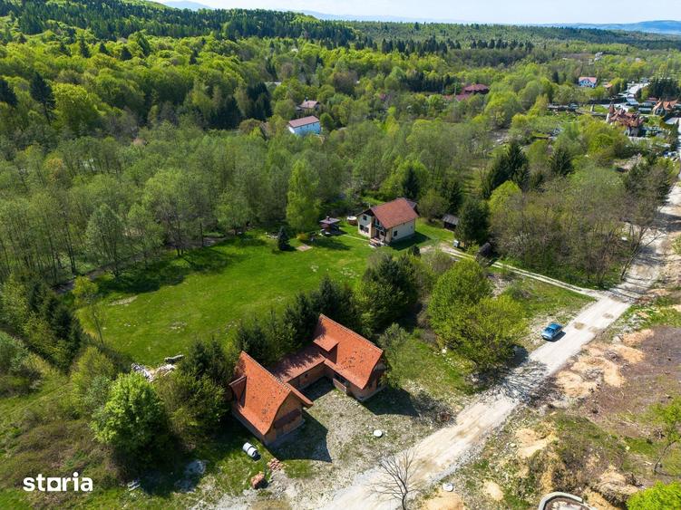Casă cu 5 camere cu Teren 3400 Mp în Porumbacu de Jos
