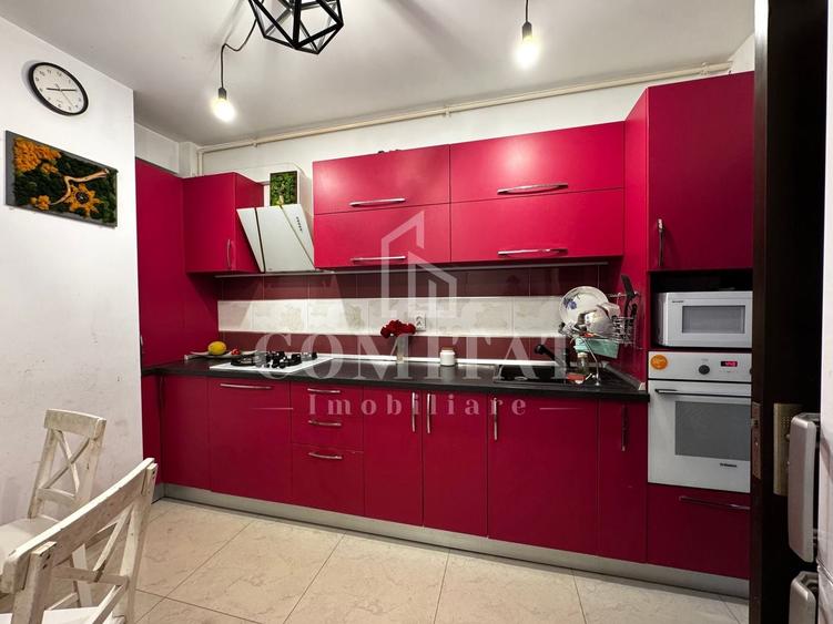 Apartament cu 3 camere decomandat, mobilat în Gheorgheni