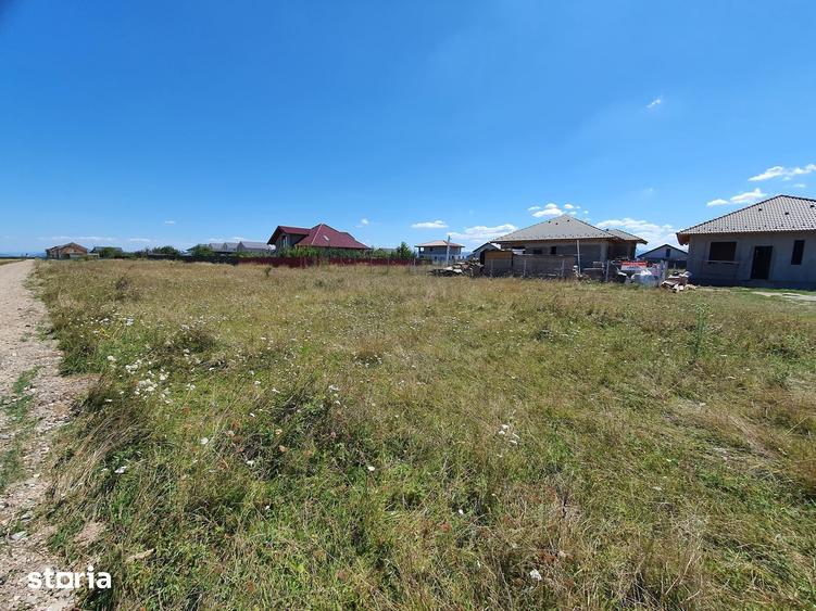 Teren de 300 mp, în Sânpetru