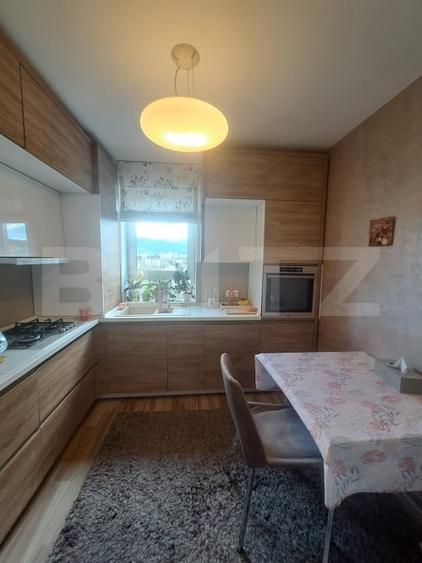 Apartament cu 3 camere decomandat, mobilat în Tractorul