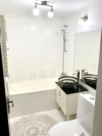 Apartament cu 3 camere semidecomandat în Rogerius