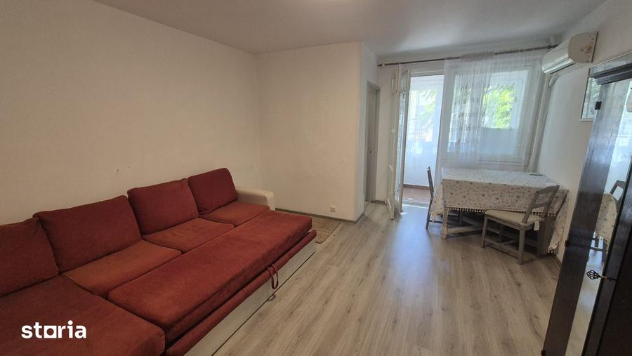 Apartament cu 4 camere semidecomandat în Ștefan cel Mare