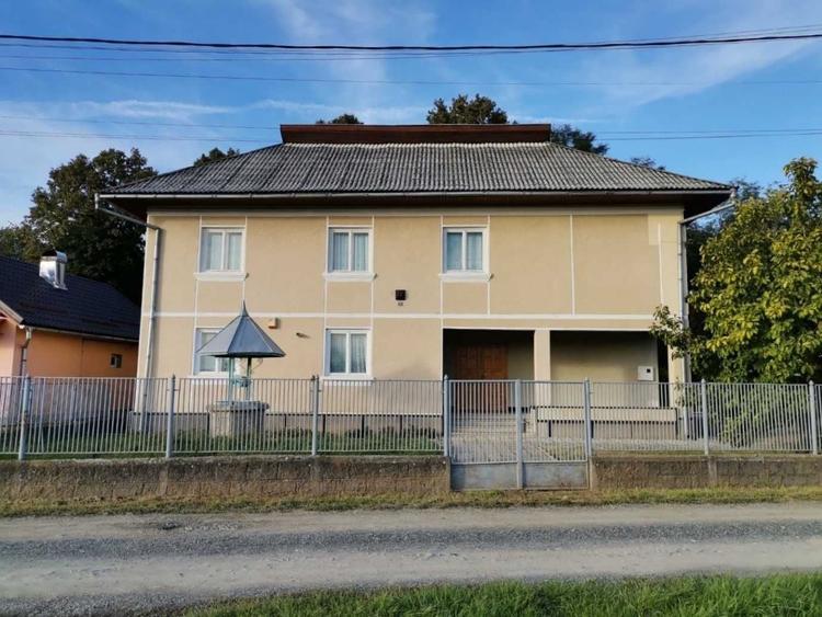 Casă cu 4 camere în Ocoliș