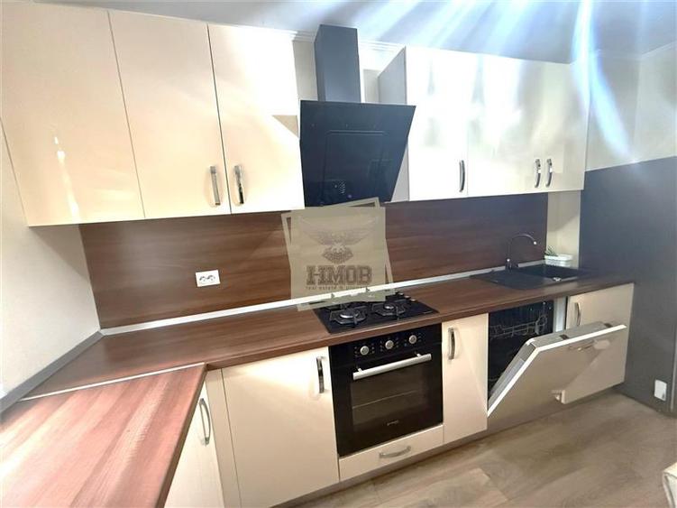 Apartament cu 3 camere decomandat, mobilat în Calea Dumbrăvii