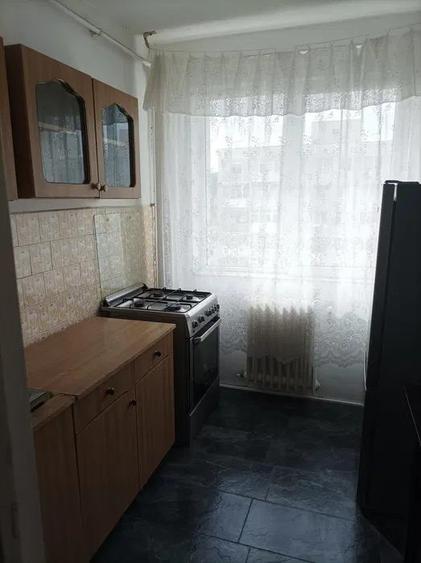 Apartament cu 2 camere decomandat, mobilat în Alexandru cel Bun