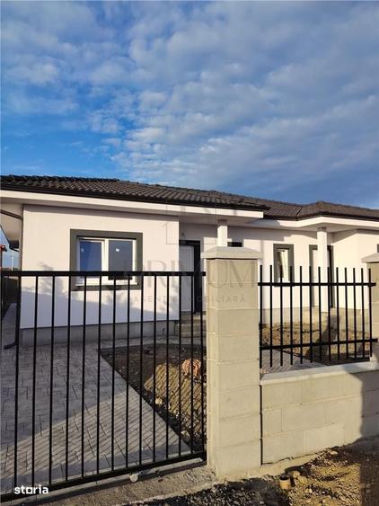 Casă cu 3 camere cu Teren 292 Mp în Moșnița Veche