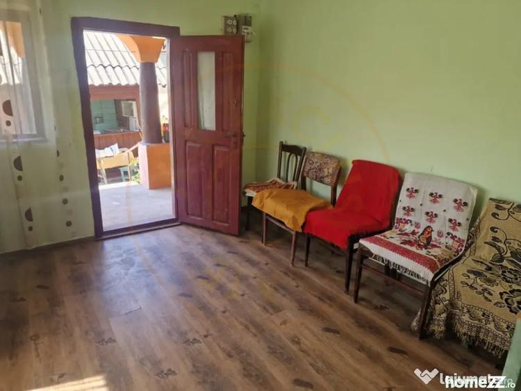 Casă cu 2 camere cu Teren 1150 Mp în Boțești